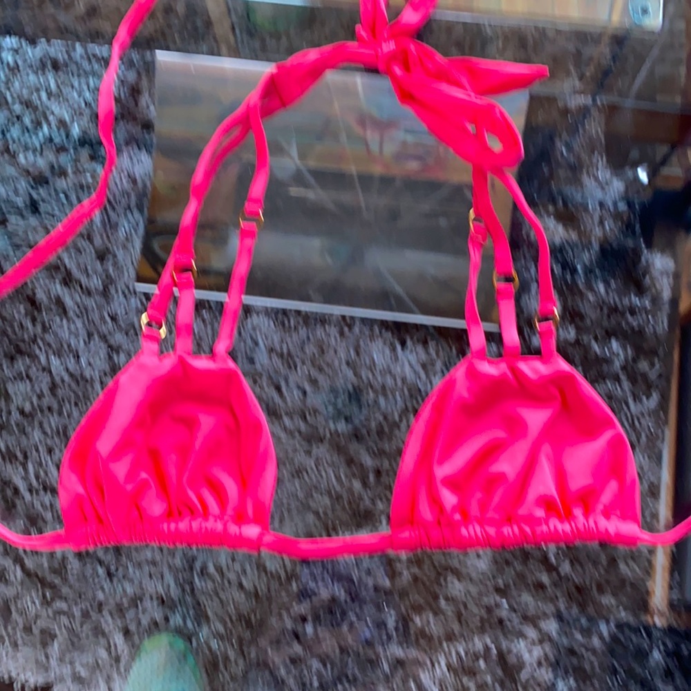 Beach bunny top Sz sm LN